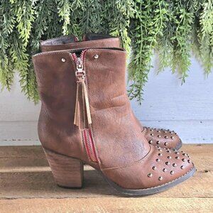 Size 9 Brown & Silver Studded Red Zipper Tassel Boots